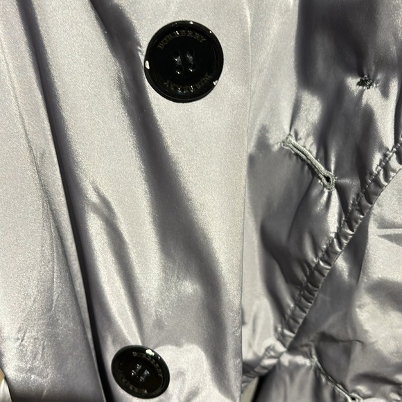 Burberry Raincoat - Picture 7 of 7